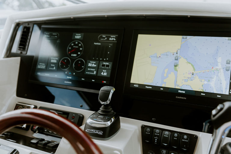 Engineering boat helm