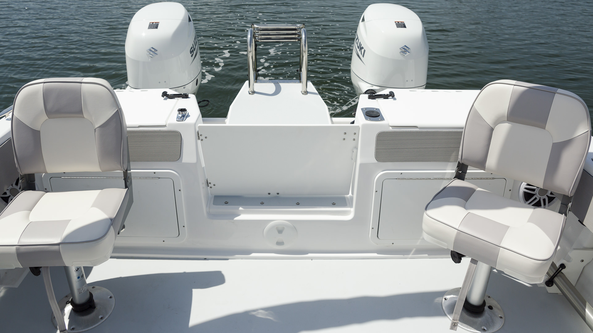 arrowcat 20 dc back seating area